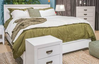 Signature Design By Ashley® Binterglen White Queen Panel Bed | King's ...